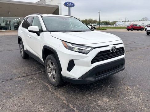 Used 2025 Toyota RAV4 XLE AWD/4WD image 10