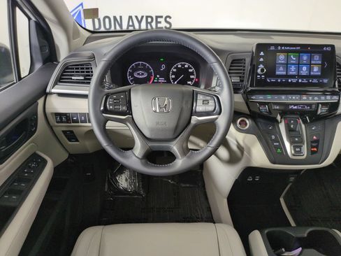 Certified 2025 Honda Odyssey EX-L image 17