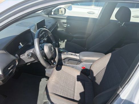 Used 2025 Honda HR-V Sport image 9