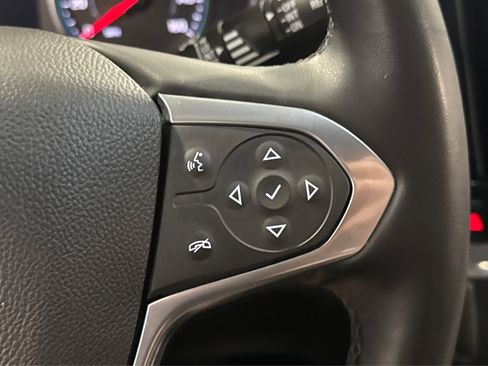 Used 2023 Chevrolet Traverse LT image 25