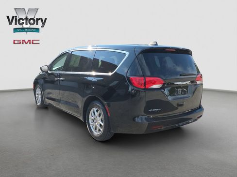 Used 2024 Chrysler Voyager LX FWD image 15