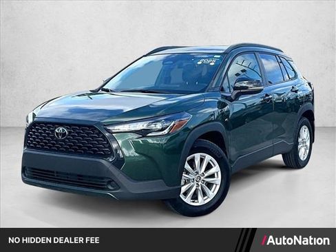 Used 2025 Toyota Corolla Cross LE FWD image 1