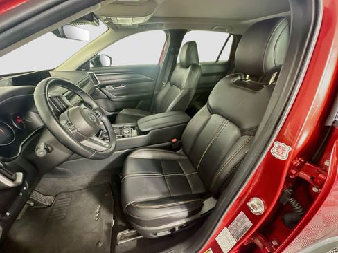 Used 2025 MAZDA CX-50 AWD 2.5 Hybrid w/ Premium Pkg image 13