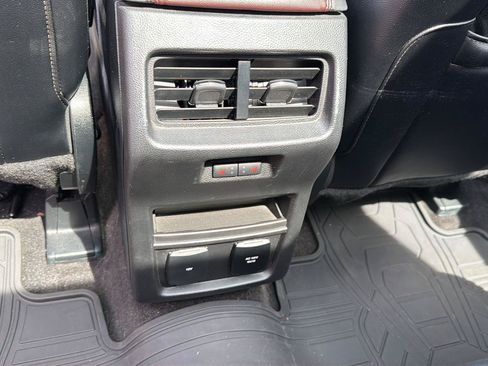 Used 2020 Ford Edge Titanium w/ Equipment Group 301A AWD/4WD image 21