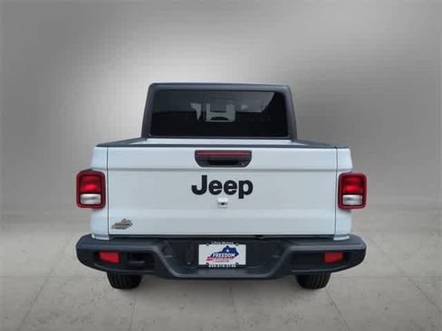 New 2025 Jeep Gladiator Sport image 7