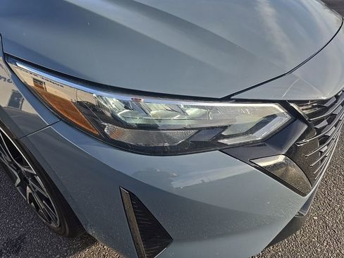 Used 2024 Nissan Sentra SR w/ SR Premium Package image 32