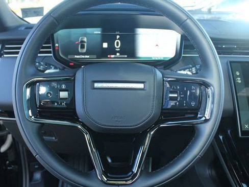 Used 2025 Land Rover Range Rover Sport Dynamic SE image 18
