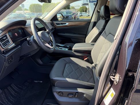 Used 2024 Volkswagen Atlas SE FWD image 5