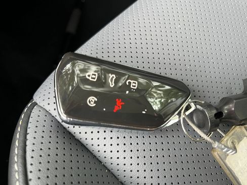 Used 2026 Volkswagen Tiguan SE FWD image 21