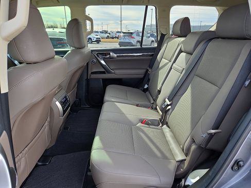 Used 2022 Lexus GX 460 Premium image 11