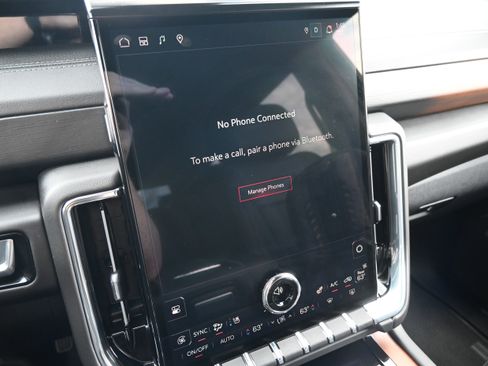 Used 2025 GMC Yukon Denali AWD/4WD image 24