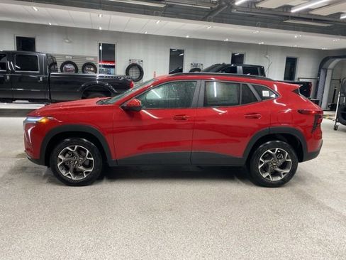 New 2026 Chevrolet Trax LT w/ Driver Confidence Package image 9