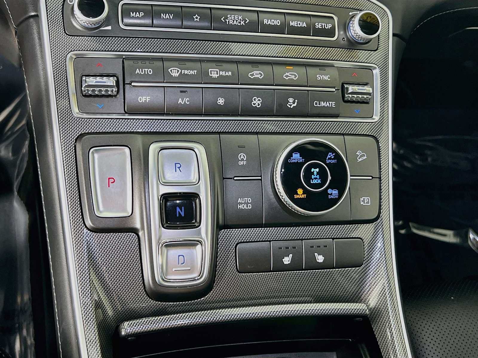 Certified 2023 Hyundai Santa Fe SEL w/ Premium Package AWD/4WD image 17