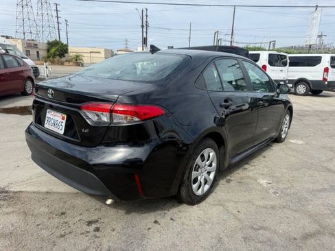 Used 2025 Toyota Corolla LE FWD image 6