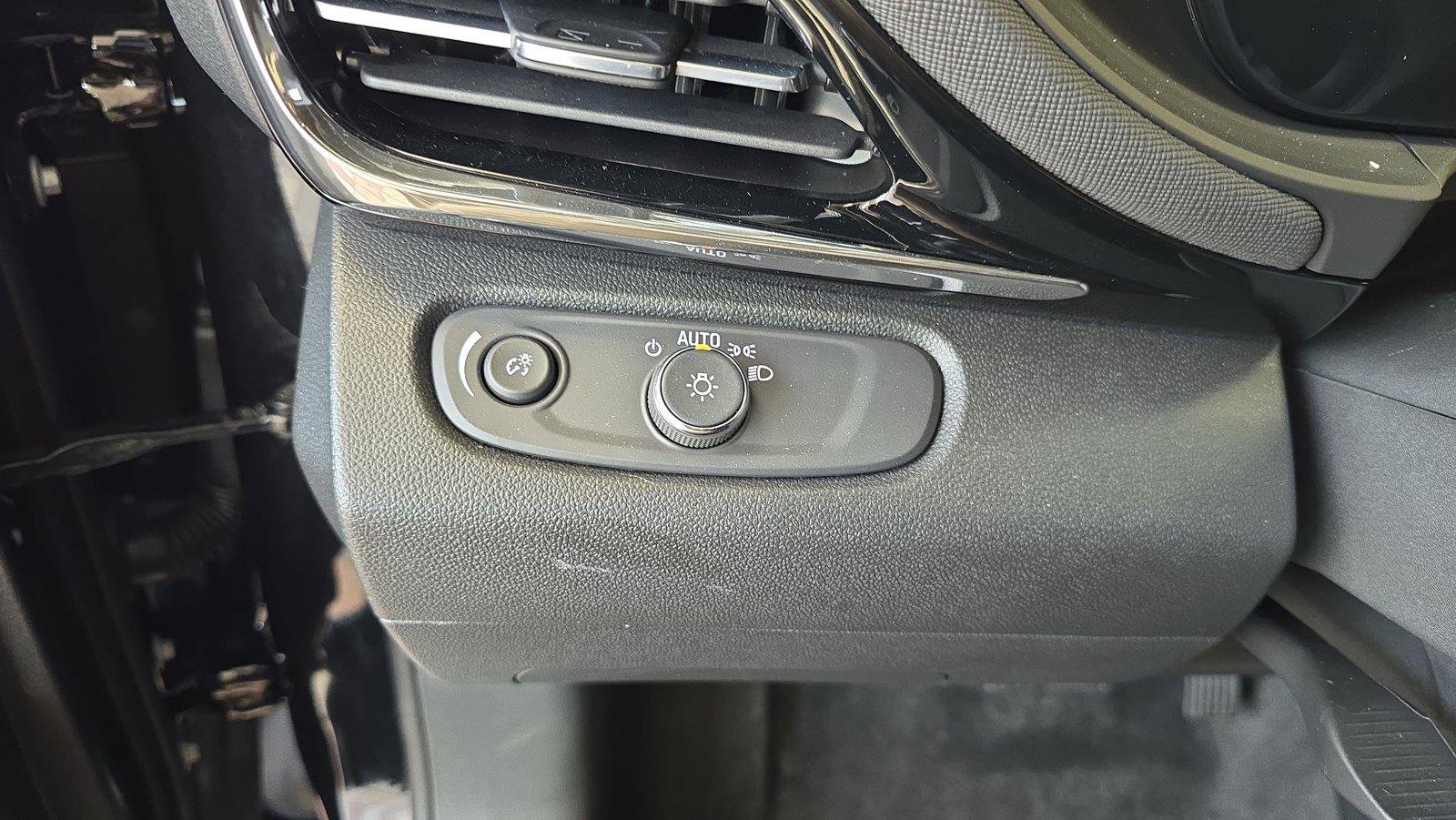 Used 2026 Buick Envista Sport Touring w/ Convenience I Package FWD image 25
