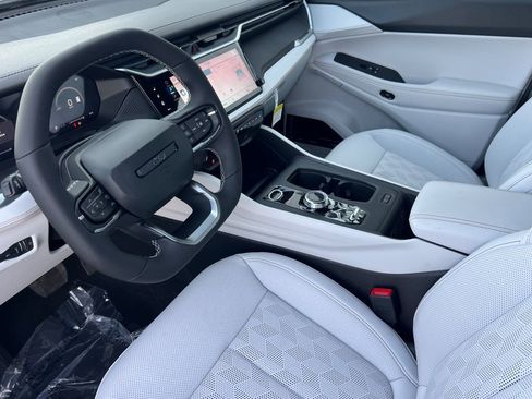 New 2026 Jeep Cherokee Overland w/ Advanced Pro Tech Group image 7