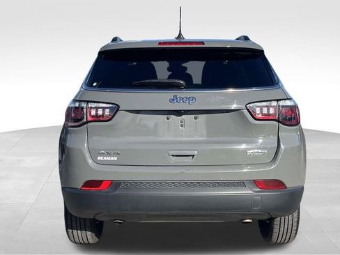 Used 2024 Jeep Compass Latitude image 6