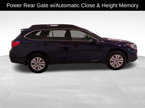 Used 2018 Subaru Outback 2.5i Premium image 3