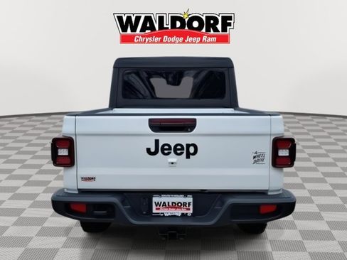 New 2026 Jeep Gladiator Sport AWD/4WD image 3