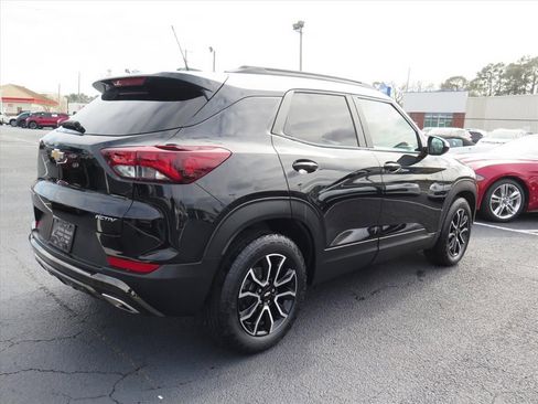 Used 2023 Chevrolet TrailBlazer ACTIV w/ Sun and Liftgate Package image 3