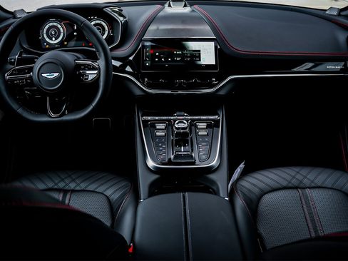 New 2025 Aston Martin DBX 707 image 30