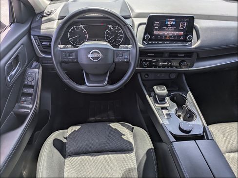 Used 2025 Nissan Rogue SV AWD/4WD image 16