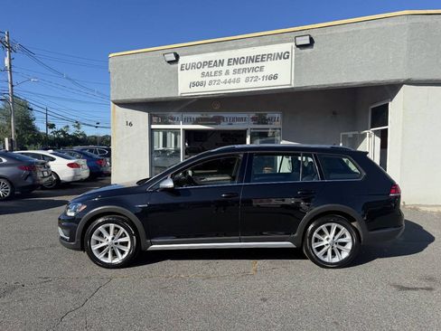Used 2018 Volkswagen Golf Alltrack SE AWD/4WD image 4