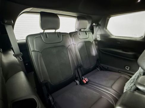 Used 2025 Jeep Grand Cherokee L Laredo image 26