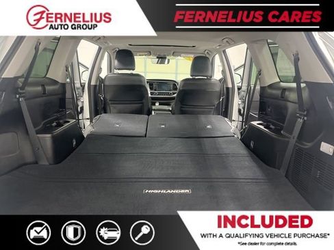 Used 2017 Toyota Highlander XLE w/ Carpet Mat Package AWD/4WD image 23