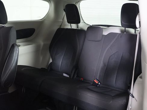 Used 2023 Chrysler Voyager LX FWD image 25