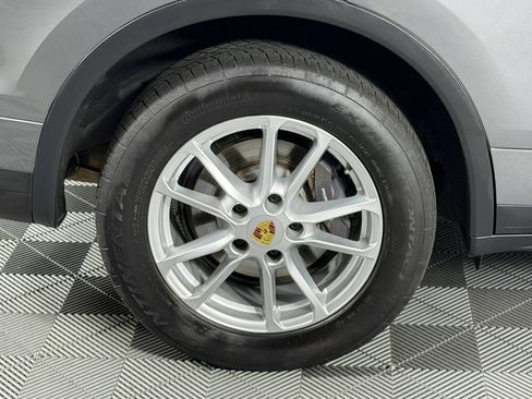 Used 2016 Porsche Cayenne AWD/4WD image 14