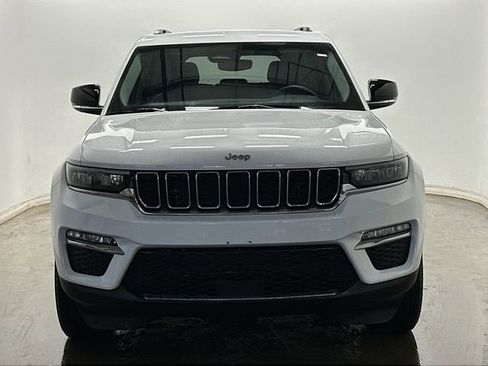 Used 2023 Jeep Grand Cherokee Limited image 32