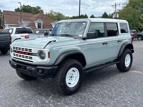 Used 2023 Ford Bronco Heritage Edition AWD/4WD image 3