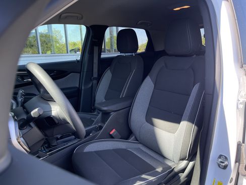 Used 2025 Chevrolet TrailBlazer LT image 16