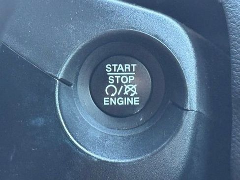 Used 2020 Jeep Compass Latitude image 33