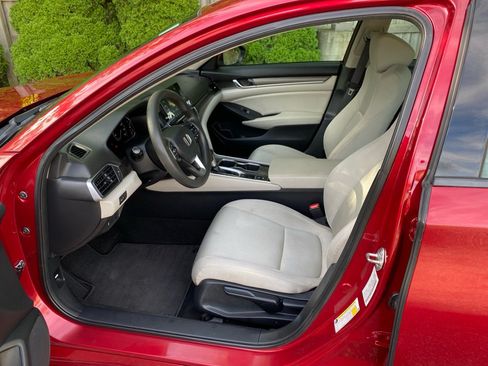 Used 2018 Honda Accord LX image 9