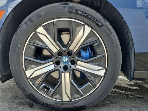Used 2024 BMW iX xDrive50 w/ Sport Package AWD/4WD image 14