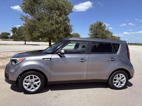 Used 2019 Kia Soul FWD image 4