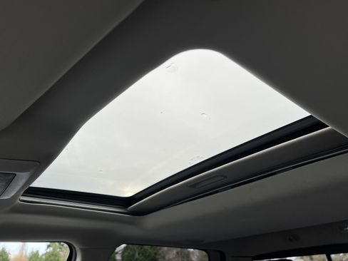 Used 2017 RAM 1500 Laramie image 13