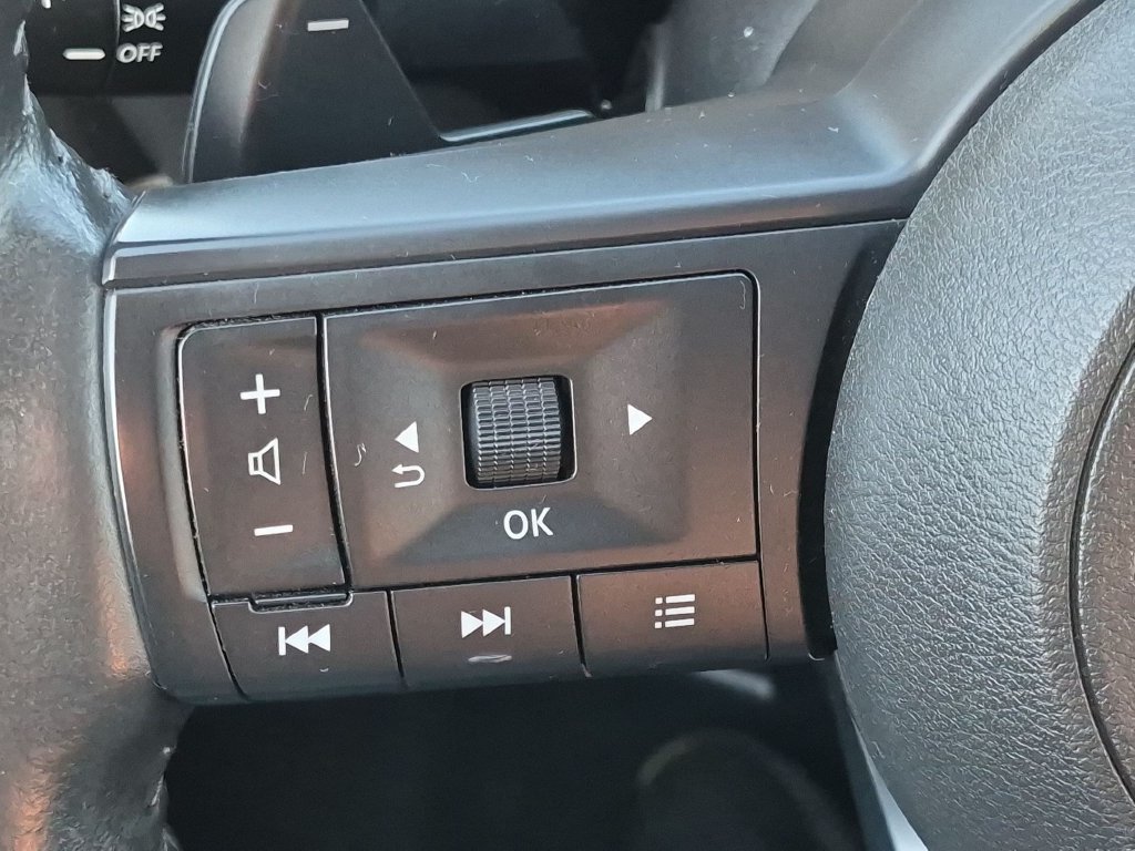 Used 2024 Nissan Rogue SV w/ SV Premium Package AWD/4WD image 15