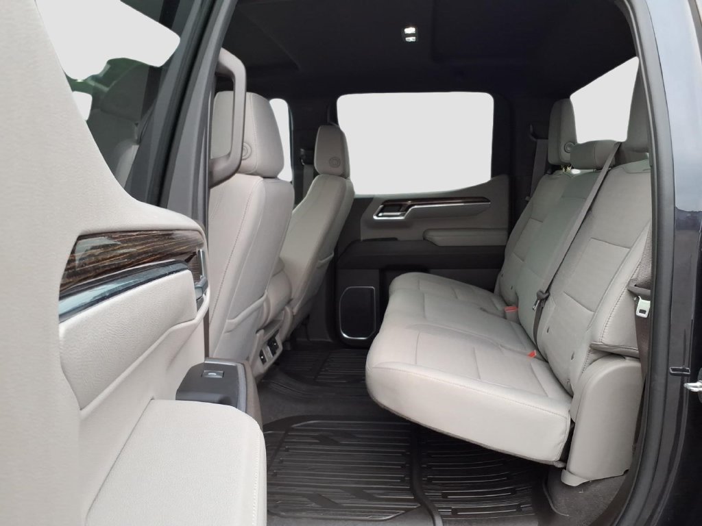 Used 2023 GMC Sierra 1500 SLE AWD/4WD image 16