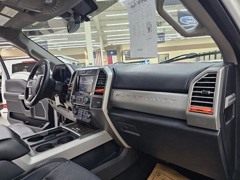 Used 2017 Ford F250 Lariat w/ Lariat Value Package image 21