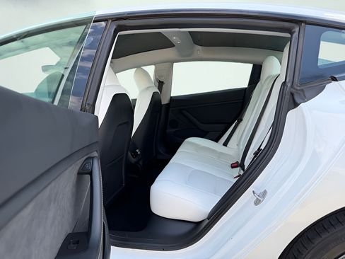 Used 2023 Tesla Model 3 Standard Range RWD image 26