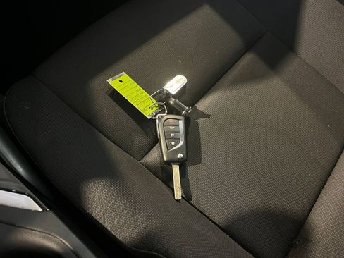 Used 2025 Toyota Corolla LE image 22