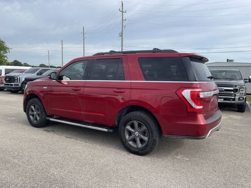 Used 2021 Ford Expedition XLT AWD/4WD image 3