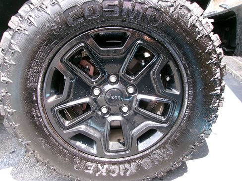 Used 2016 Jeep Wrangler Sport image 7