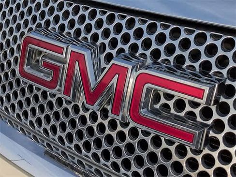 Used 2012 GMC Acadia Denali image 12