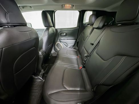 Used 2016 Jeep Renegade Limited FWD image 28