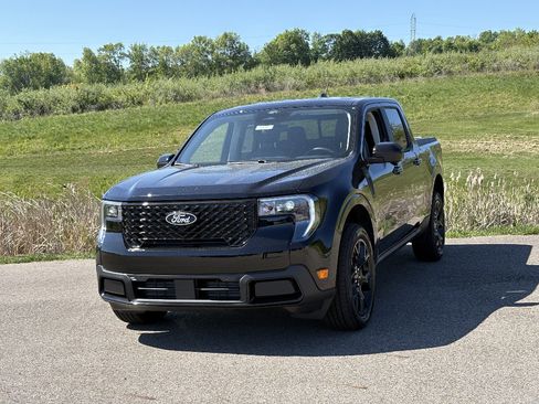 New 2026 Ford Maverick Lariat AWD/4WD image 1