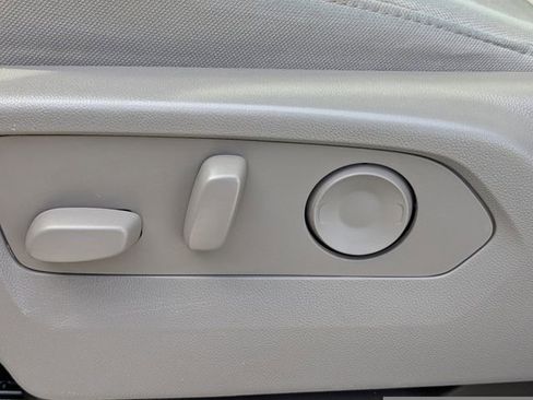 Used 2022 Chevrolet Silverado 1500 RST w/ Z71 Off-Road Package image 19